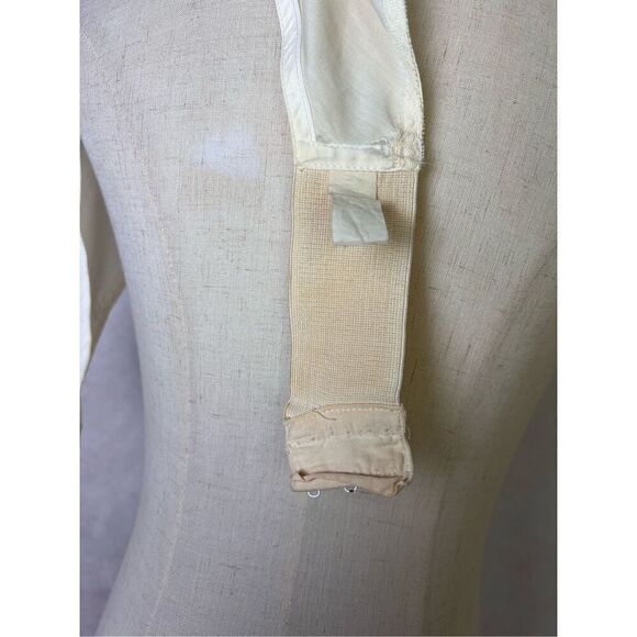 Vintage 1950s Garter Belt Pin Up Style - Picture 6 of 9